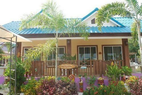 Hotel Baan Im Em Pattaya Exterior foto
